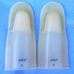 ORKA set - 2 silicone pot holders